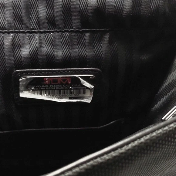 Tumi nylon 12x12 shoulder bag - Picture 5 of 15